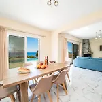 Villa Prasino By Plateies
